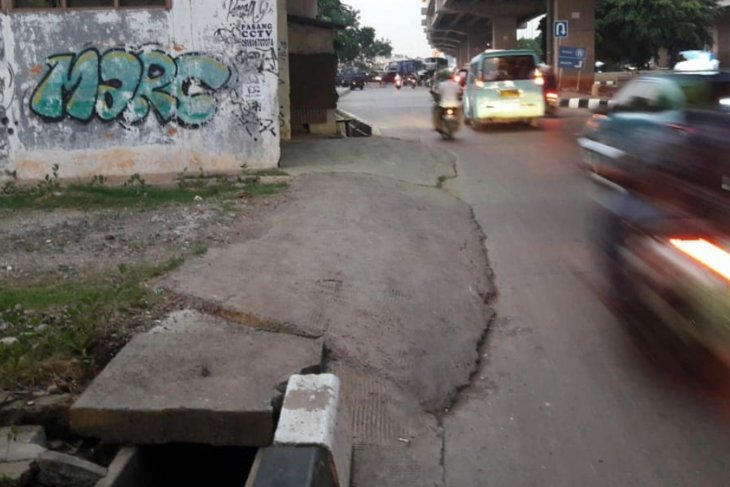 Lebihi Batas, Coran di Jalan Kalimalang Dibongkar Paksa