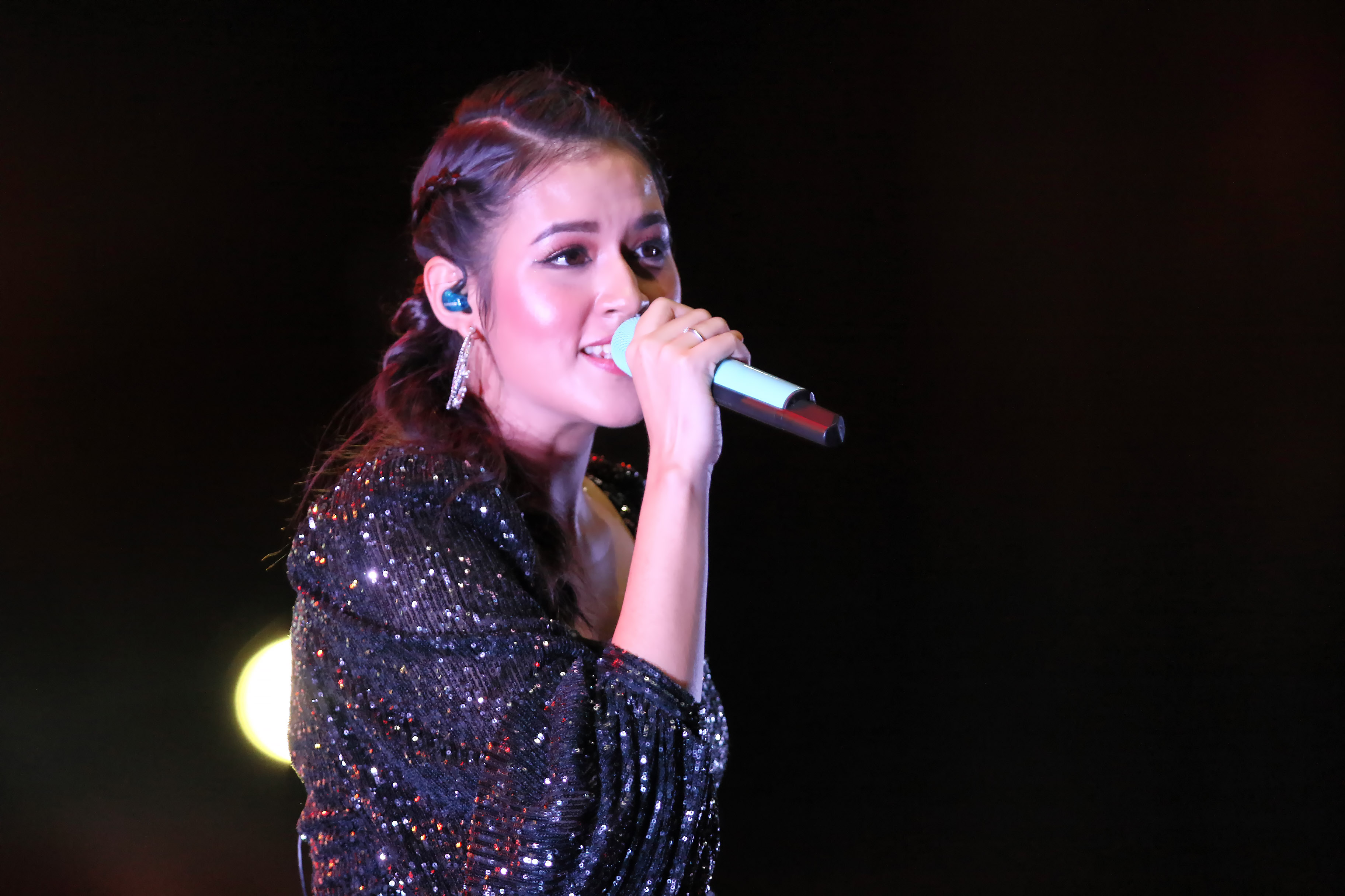 Penyanyi jazz Raisa siap menghibur para penonton di Senggigi Sunset Jazz 2019 yang digelar di tepi Pantai Senggigi, Lombok pada 6 November.