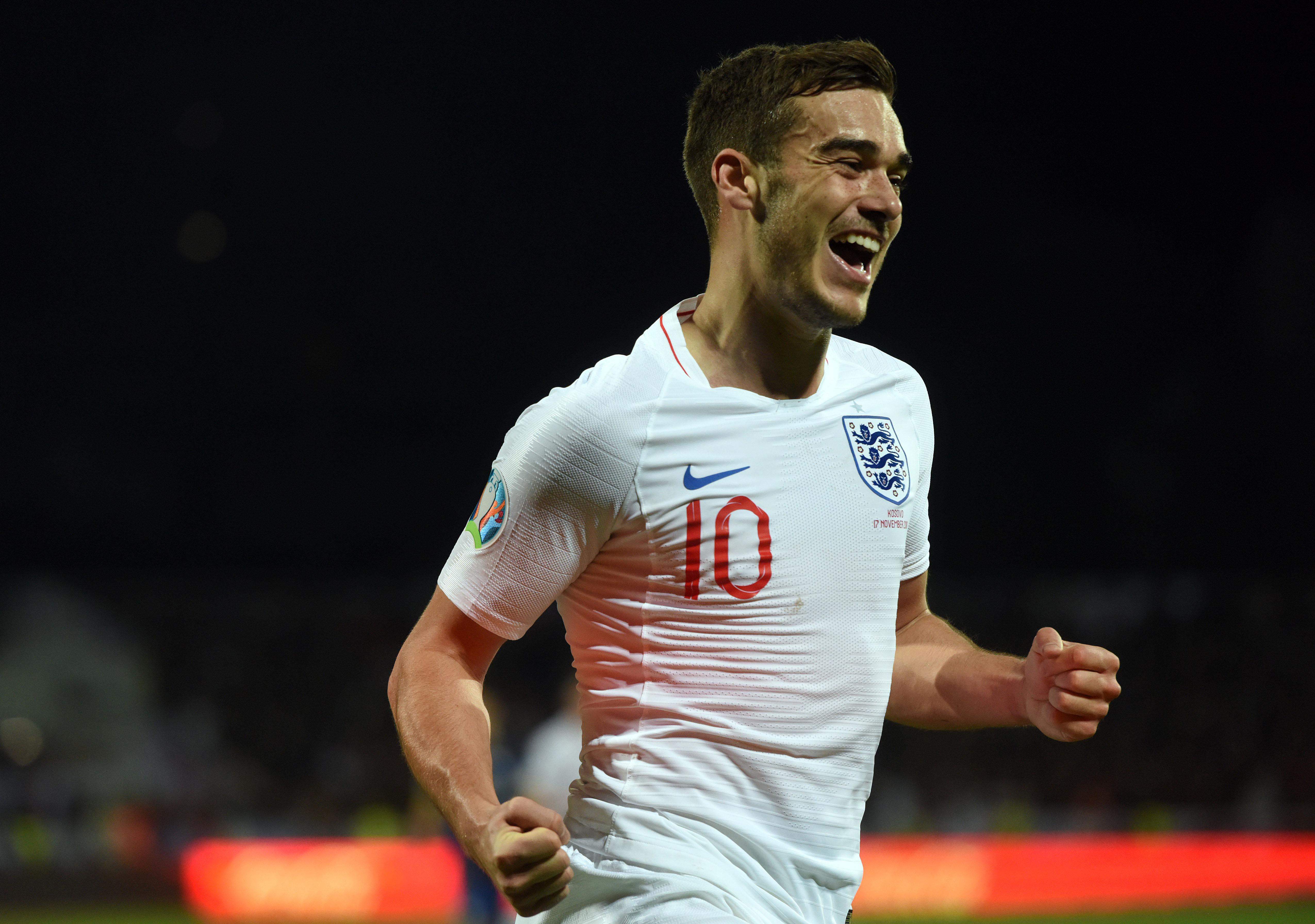 Harry Winks melakukan selebrasi usai mencetak gol ke gawang Kosovo dalam laga kualifikasi Piala Eropa 2020