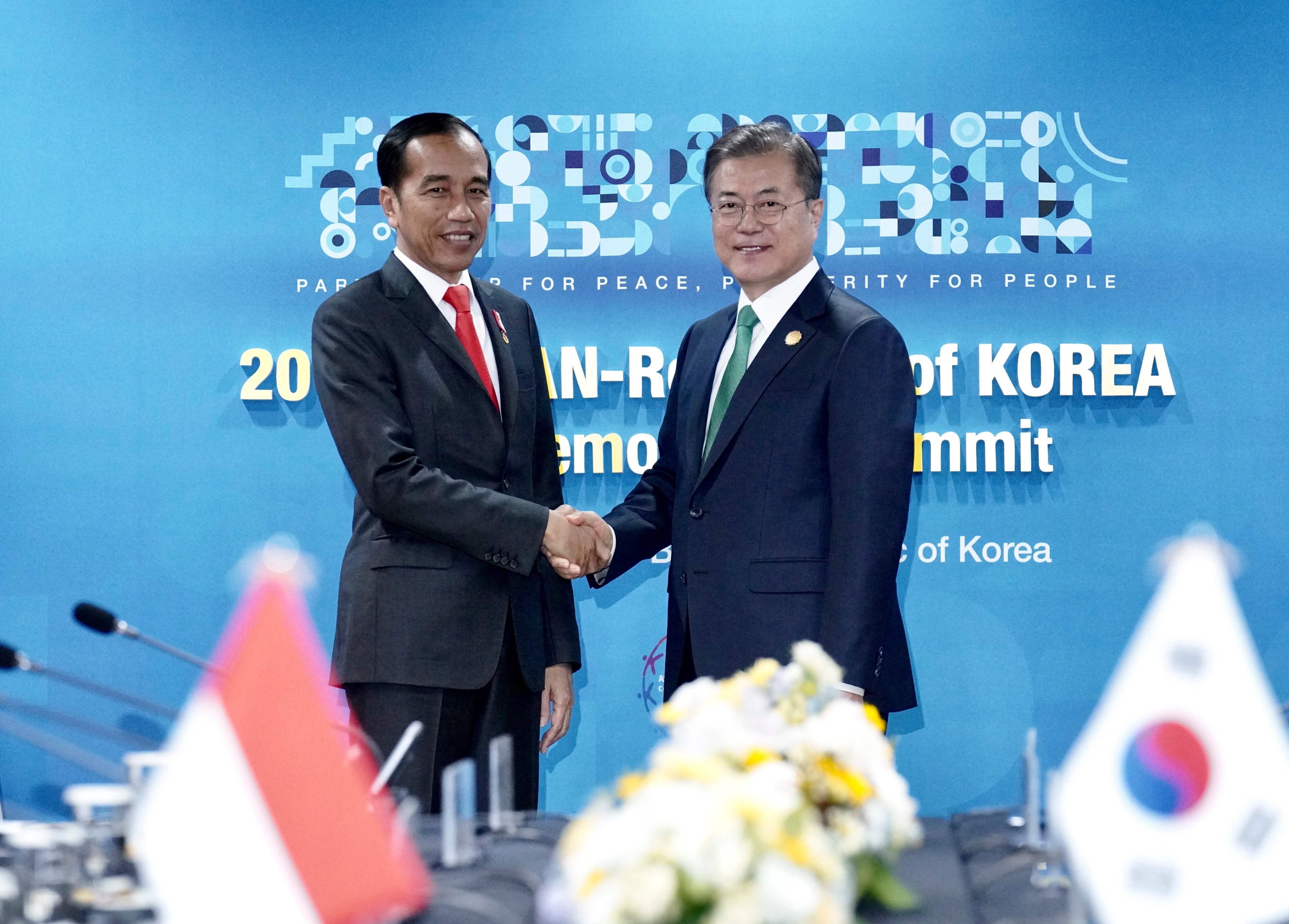 Presiden Joko Widodo dan Presiden Moon Jae-in 