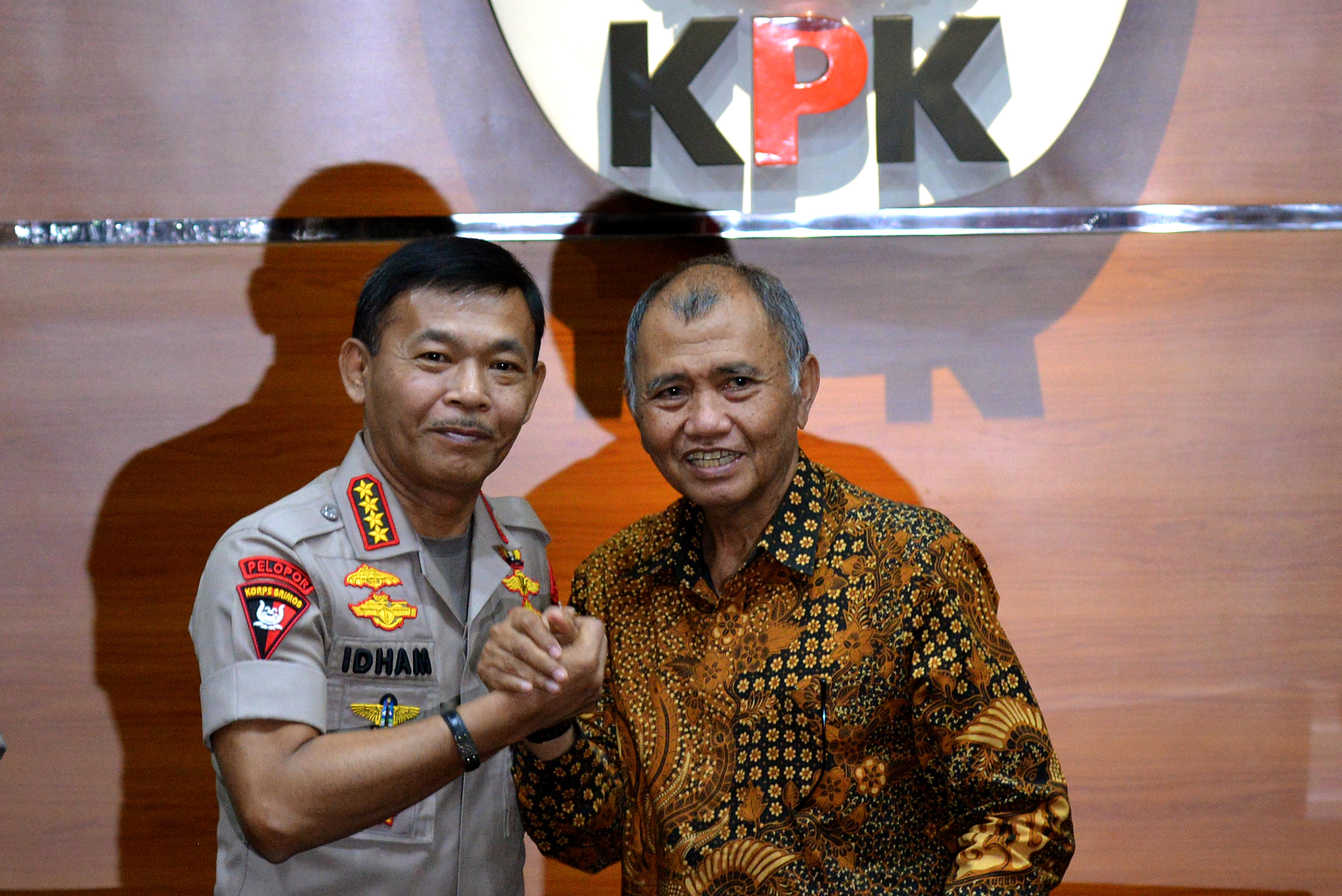 Kapolri Jenderal Pol Idham Azis (kiri) dan KPK Agus Raharjo di Gedung Merah Putih KPK, Jakarta, Senin (4/11).