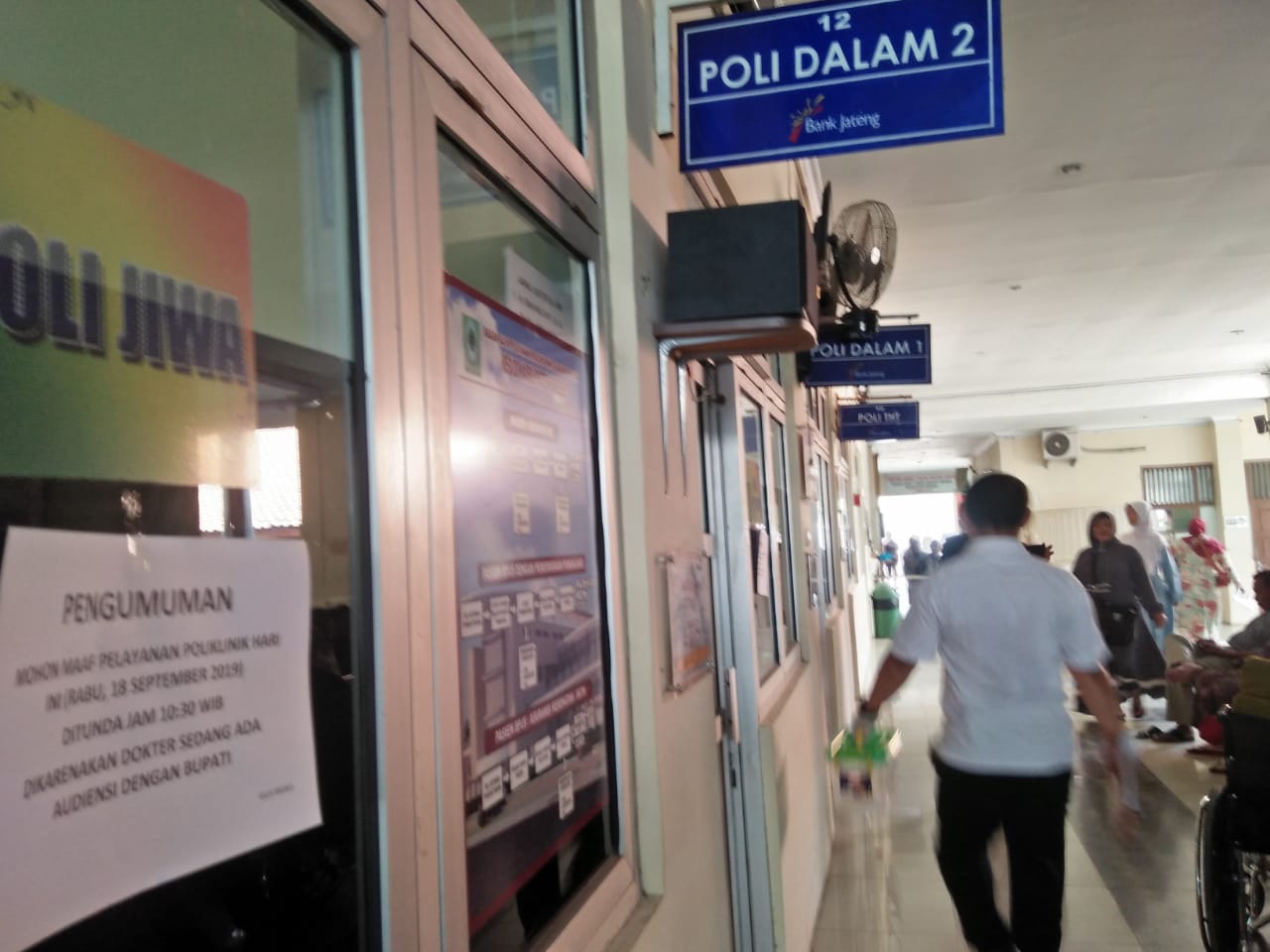 Honor jasa pelayanan ratusan karyawan di RSUD Banten, selama tujuh bulan di tahun 2019 ini belum dibayar.