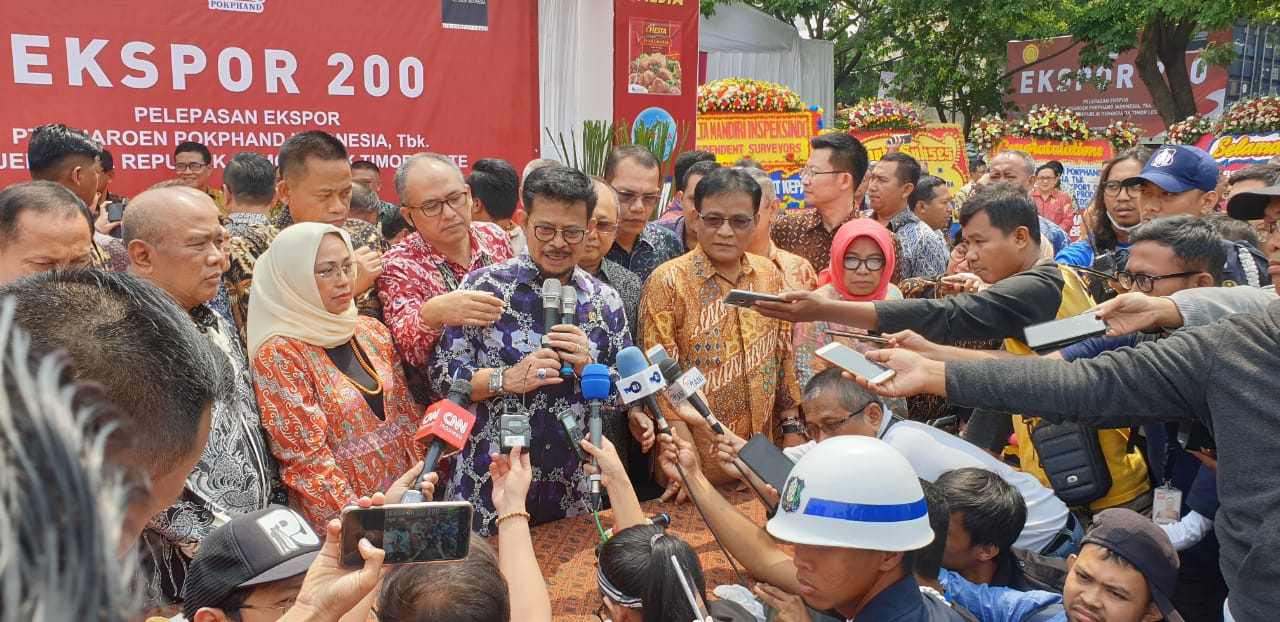 Mentan Syahrul Yasin Limpo (tengah)