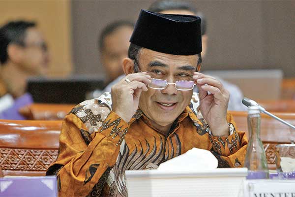 Menteri Agama Fachrul Razi bersiap menyampaikan pemaparan dalam rapat kerja dengan Komisi VI di Gedung Nusantara II, kemarin.