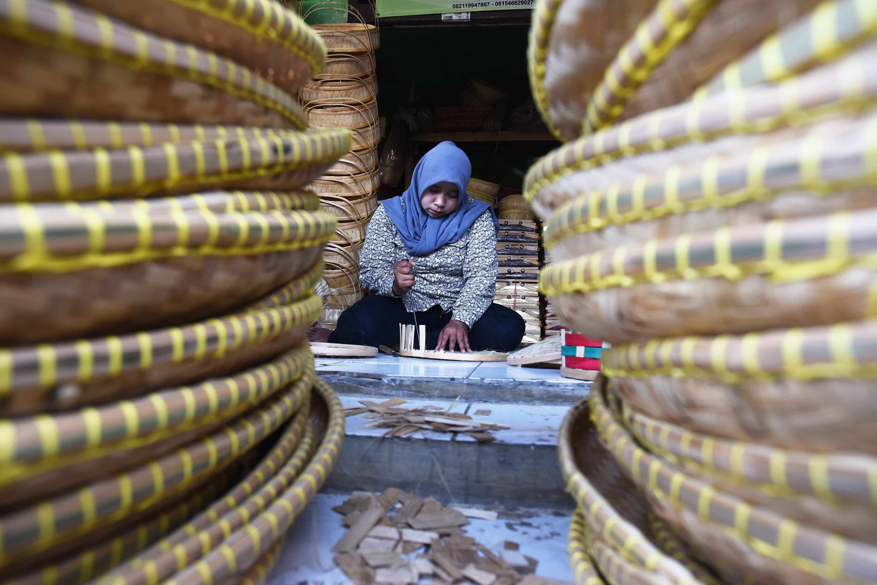 PENYALURAN KREDIT UNTUK RAKYAT