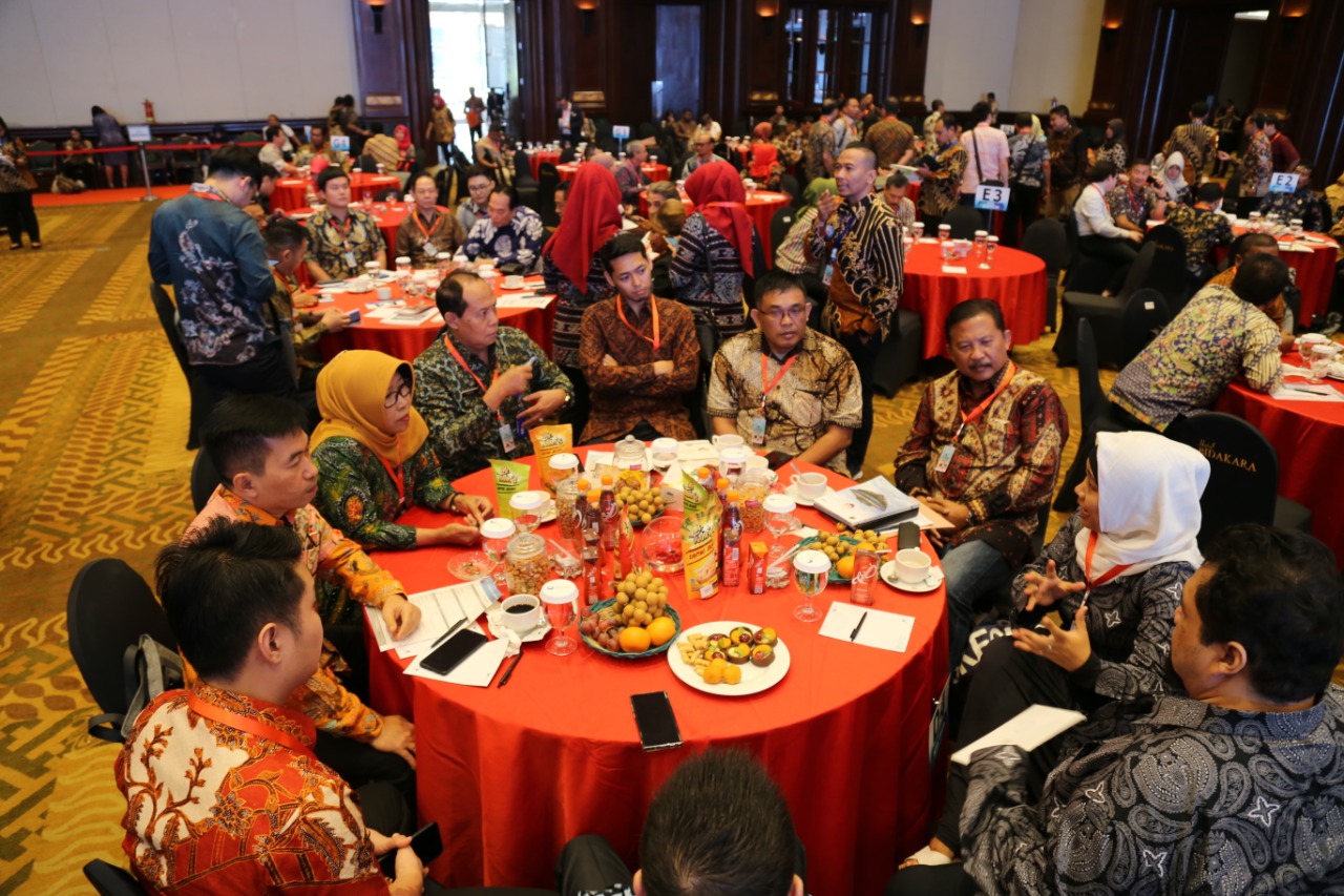 Pertemuan Pemkab Tegal dengan para investor dalam acara  Central Java Investment Bussiness Forum (CJIB) ke-15 di Jakarta. 