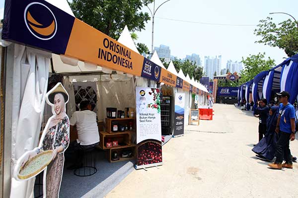 Suasana Pasar Restorasi di Kongres Partai NasDem, di area parkir timur JIExpo Kemayoran, Jakarta, Jumat (8/11). 