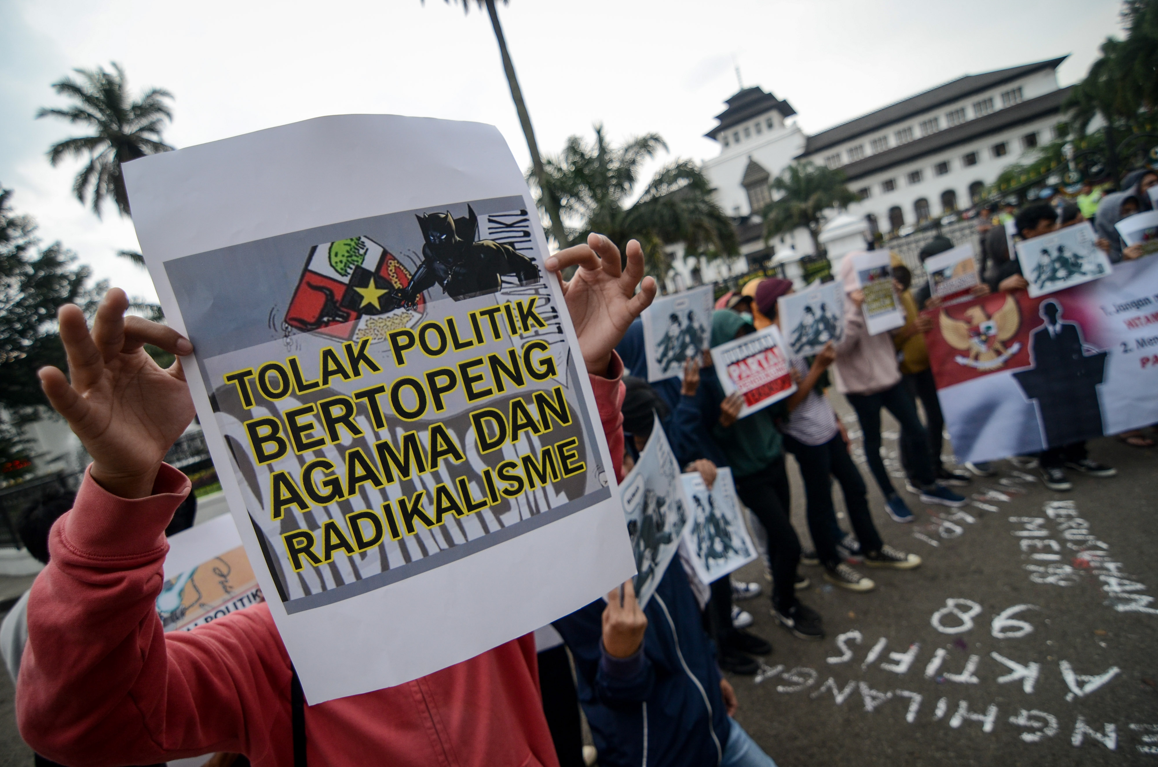 Ilustrasi: : Massa yang tergabung dari Lingkar Aksi Mahasiswa (Lima) Indonesia melakukan aksi dalam rangka Hari Kebangkitan Nasional di Hala