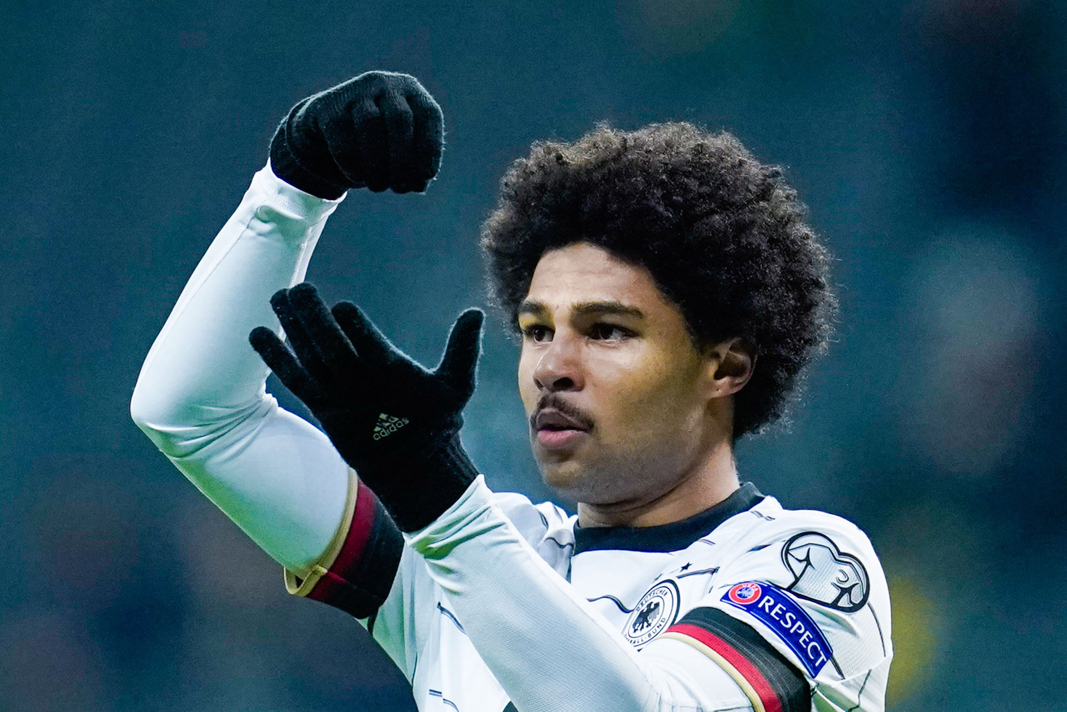 Gnabry Hattrick, Jerman Lumat Irlandia Utara