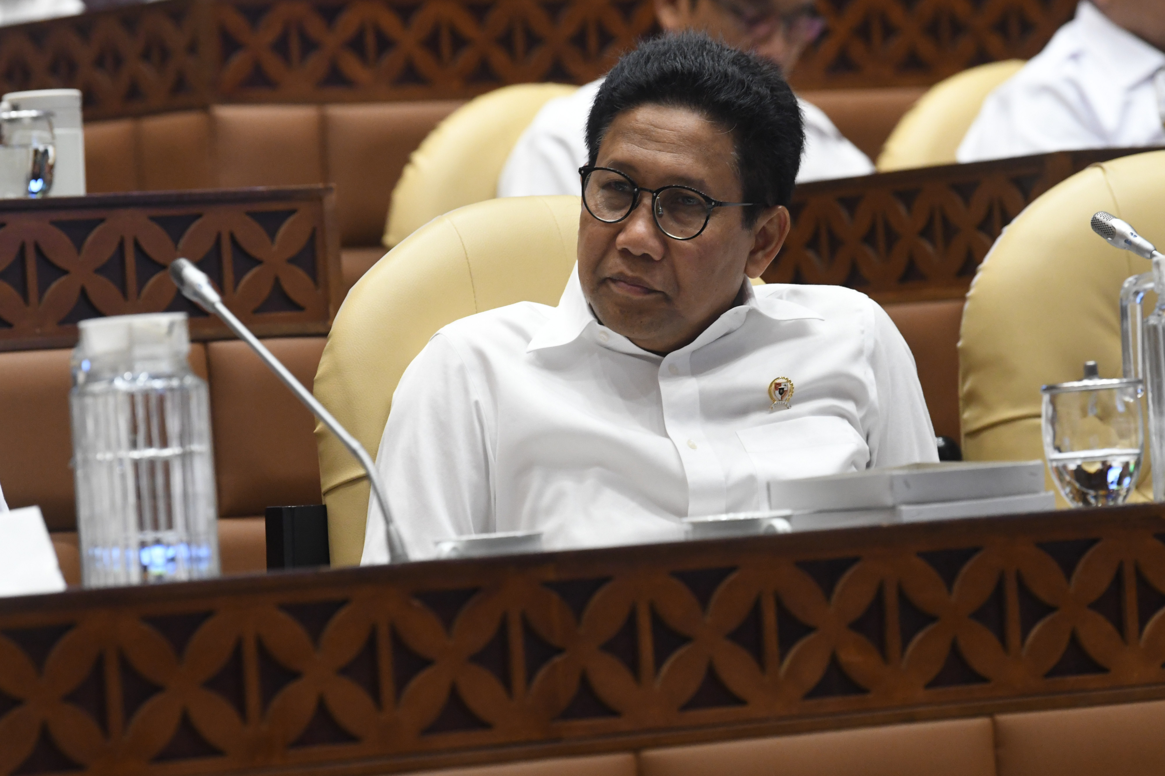 Menteri Desa, PDT, dan Transmigrasi Abdul Halim Iskandar mengikuti Rapat Dengan Pendapat (RDP) dengan Komisi V DPR RI