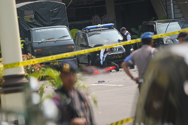 Pascapenyerangan bom bunuh diri di Mapolrestabes Medan