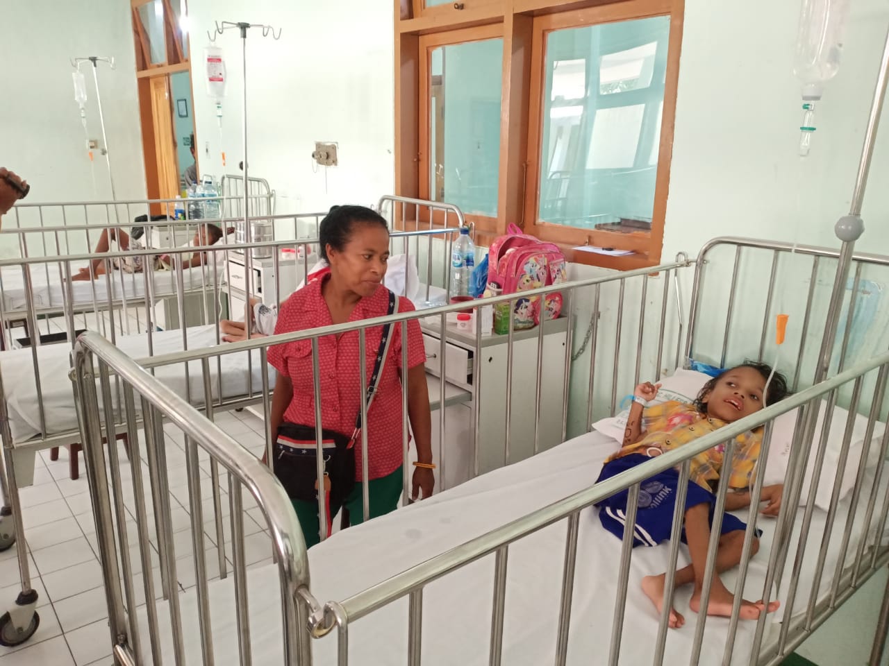 Dua anak penderita gizi buruk dari Desa Namang Kewa, Kecamatan Kewapante, Kabupaten Sikka kini dirawat di  RSUD DR TC Hillers, Maumere.