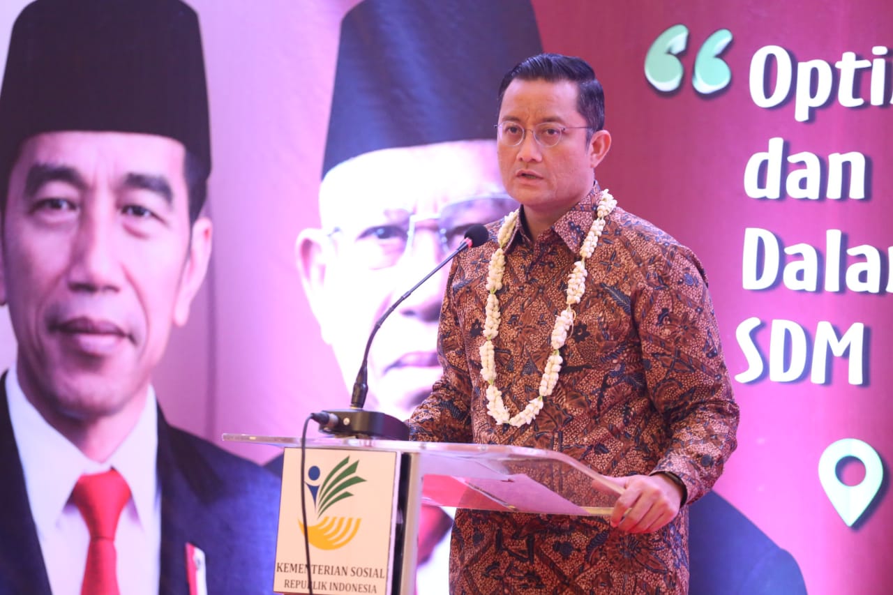 Mensos Juliari P Batubara memberi arahan pada rapat koordinasi di Jakarta, Rabu (27/11). 