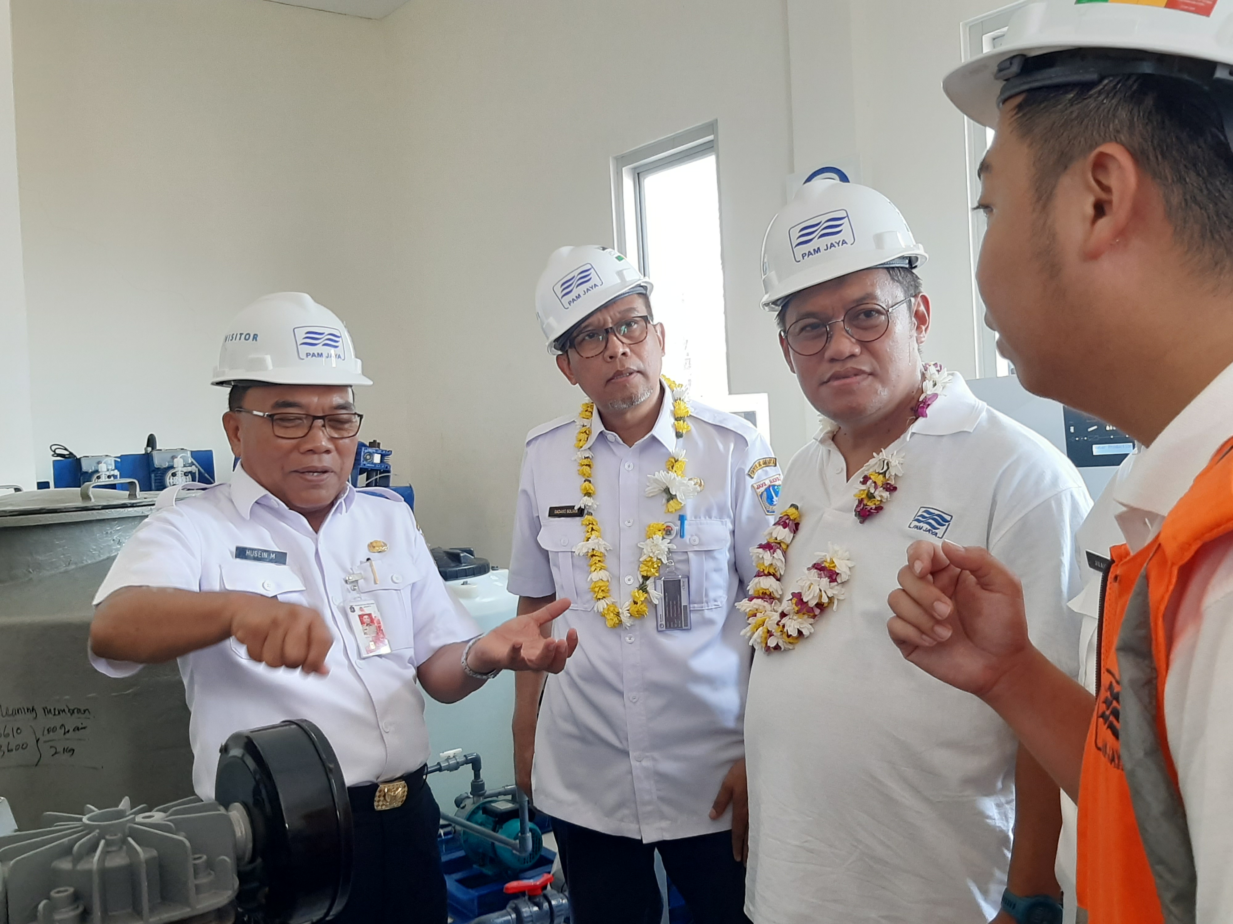 Dari kiri: Bupati Kepulauan Seribu, Husein Murad. Deputi Bidang Pariwisata dan Budaya, Dadang Solihin. Dirut PAM Jaya Priyanto Bambang