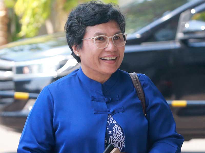 Wakil Ketua KPK terpilih, Lili Pintauli Siregar tiba di Gedung KPK, Jakarta, Selasa (19/11/2019).