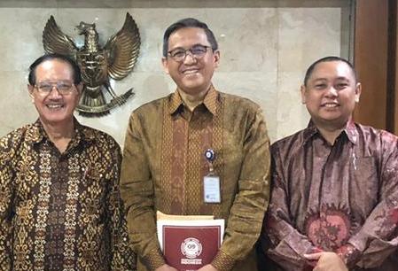 Kiri ke Kanan : Mangasi Sihombing, Dirjen IDP Kemenlu Cecep Herawan, dan Sekjen GO Indonesia Tigor Mulo Horas Sinaga.