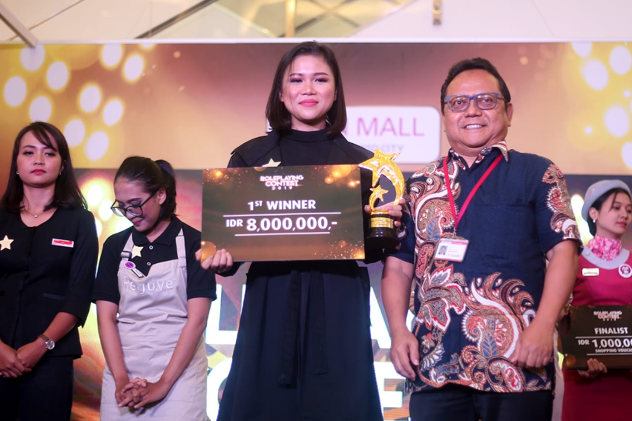 Pemenang pertama Roleplaying Contest di Aeon Mall BSD CITY.