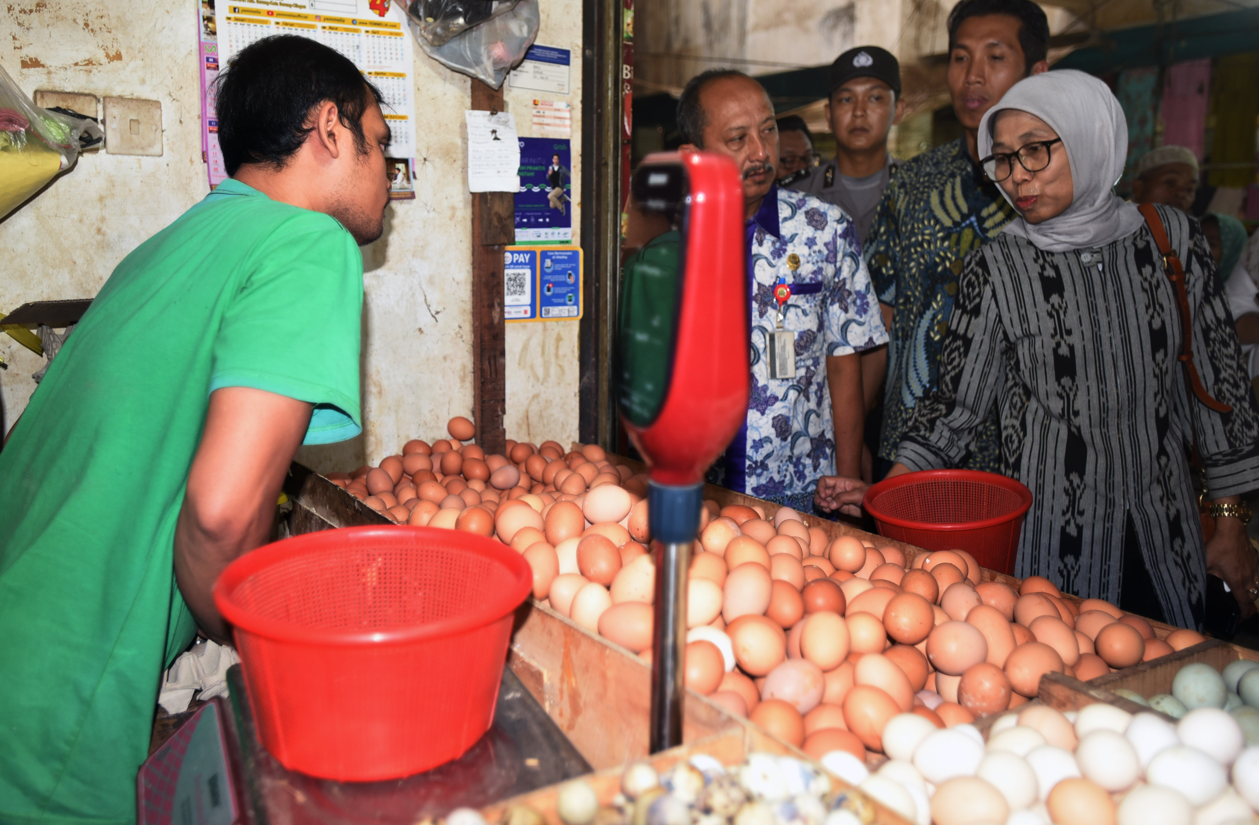 Kementerian Perdagangan melakukan inspeksi terhadap harga bahan pangan jelang Nataru