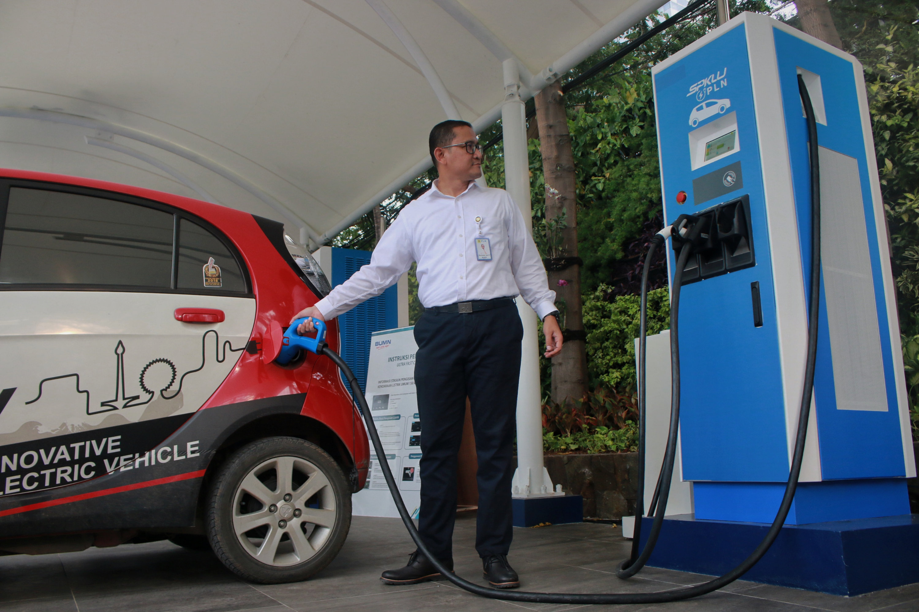 Peluncuran Stasiun Pengisian Daya Mobil Listrik