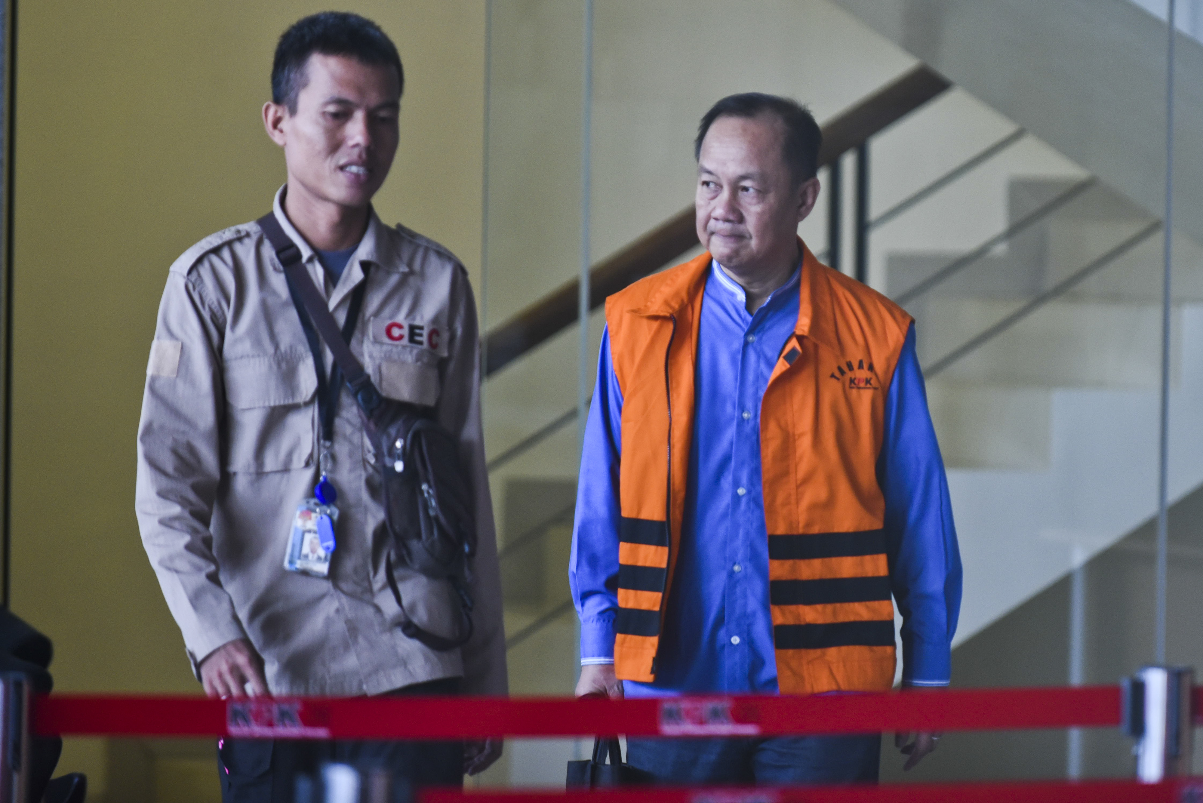 Syafruddin Tumenggung (kanan)