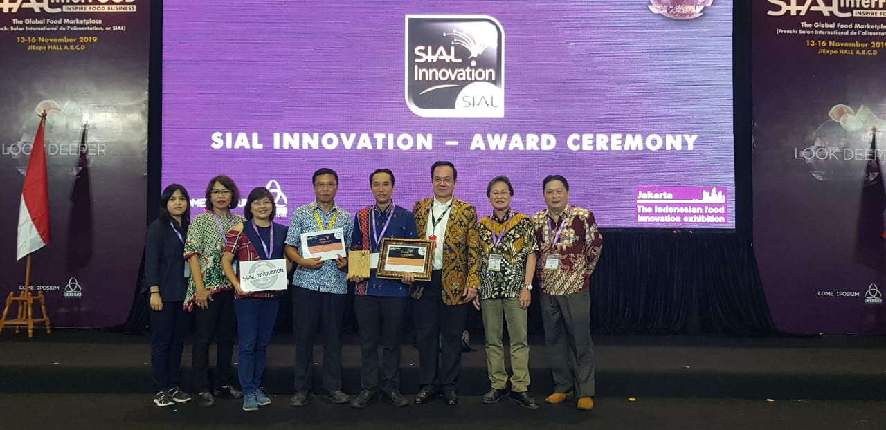Produk Sego Jagung dan Sego Singkong meraih penghargaan silver sebagai runner up pada pameran SIAL Innovation di Jakarta, Jumat (15/11).