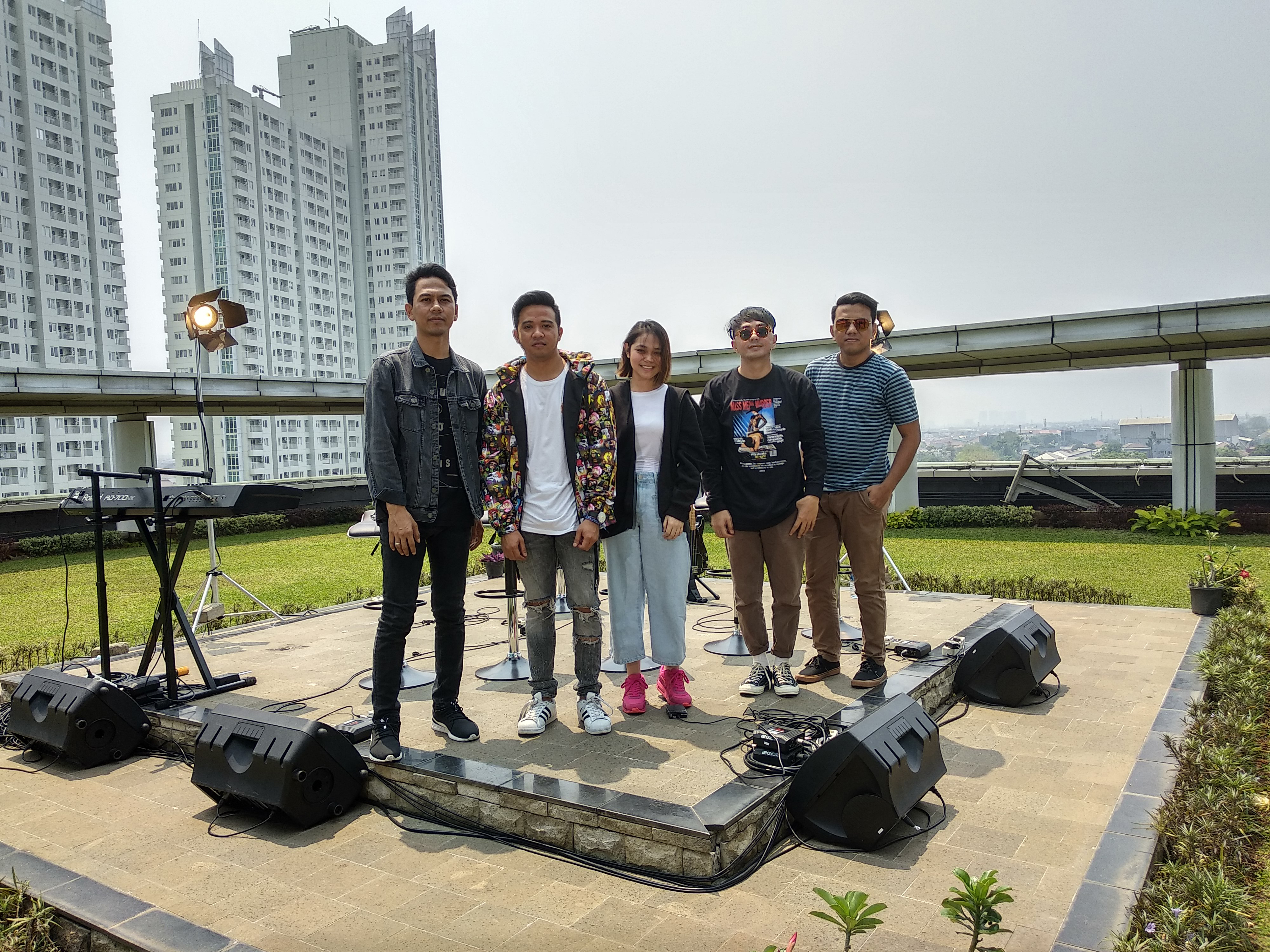 Geisha Bawakan Ulang Lagu Keranjingan Disko