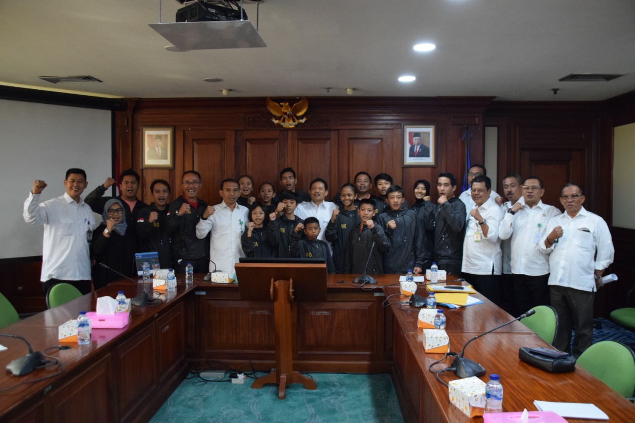 Tim karate pelajar Indonesia saat beraudiensi di Kemdikbud, Senin (4/11)