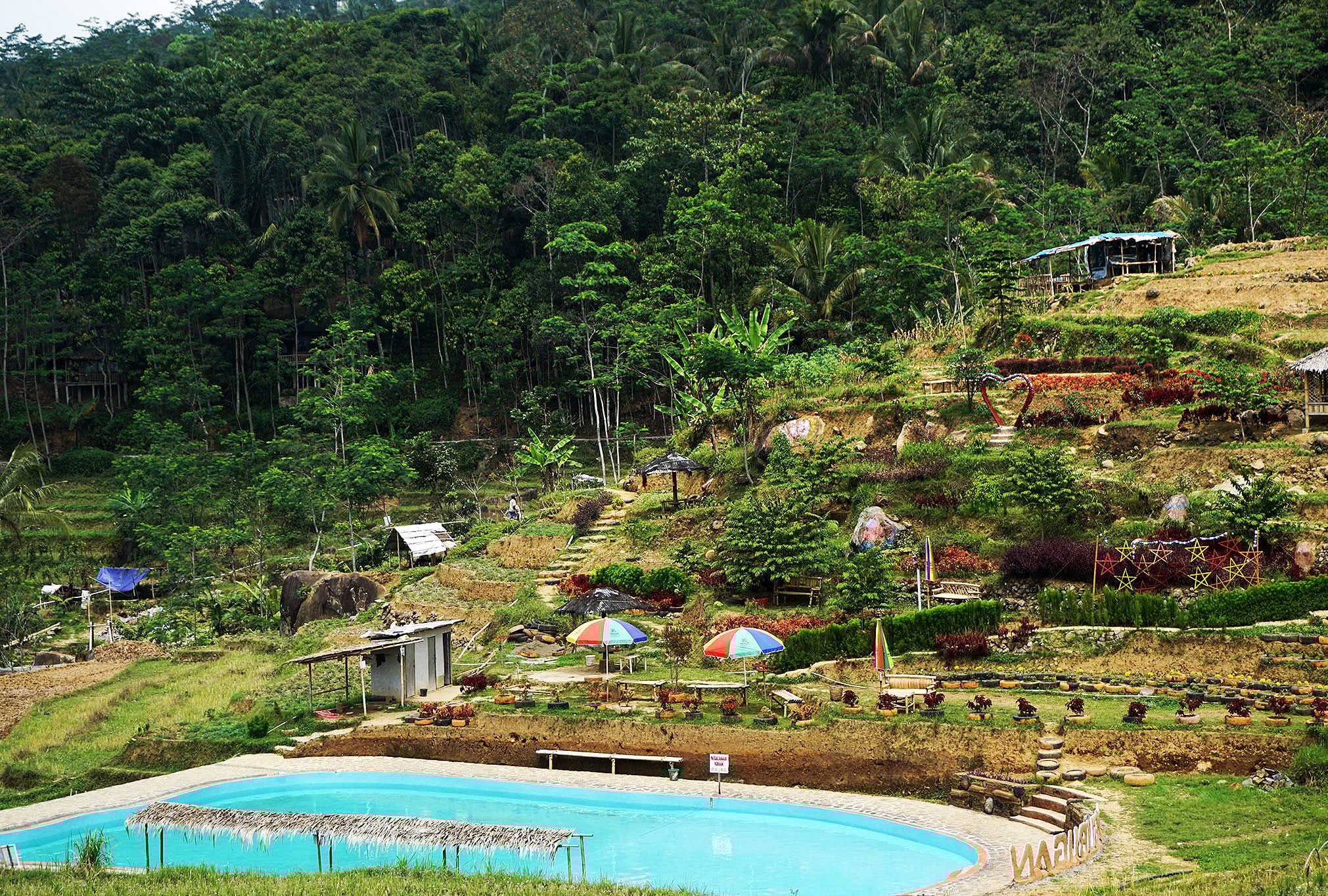 Kawasan pariwisata di perdesaan menjadi salah satu sumber pendapatan asli daerah. 