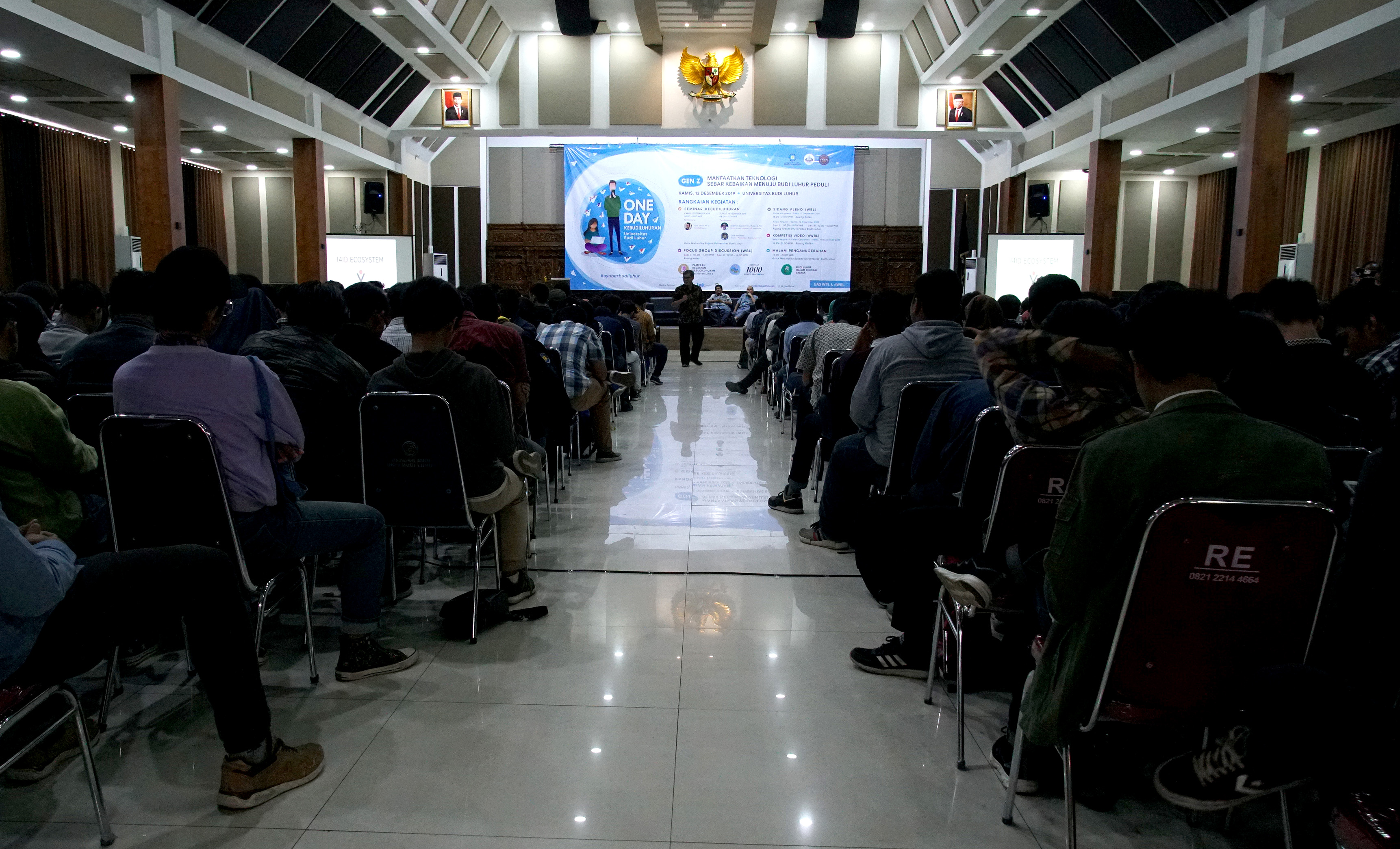 Budiman Sudjatmiko saat menyampaikan materi seminar di hadapan mahasiswa Universitas Budi Luhur di Jakarta.
