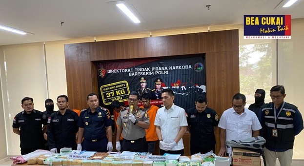Konferensi pers soal penindakan narkotika dengan barang bukti berupa 37kg sabu di Kantor Bareskrim Polri Teluk Nibung, Kota Tanjung Balai.