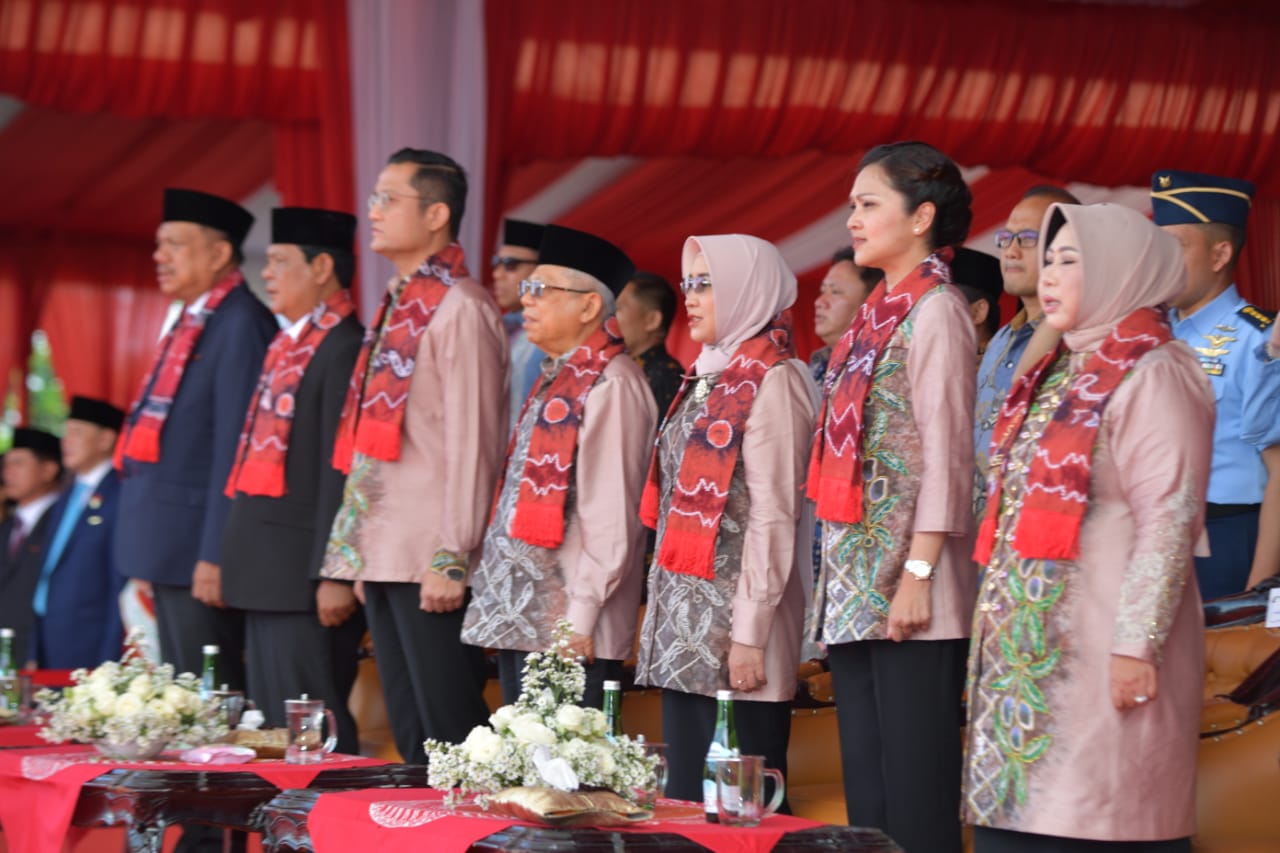 Acara Puncak Peringatan Hari Kesetiakawanan Sosial Nasional (HKSN) 2019, di Banjarbaru, Provinsi Kalimantan Selatan, Jumat (20/12).