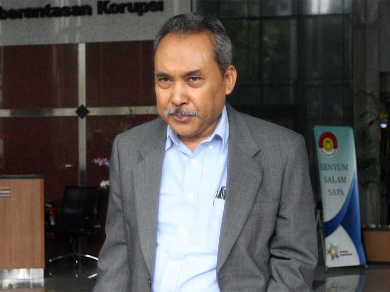 Dewas) KPK Syamsuddin Haris memberikan keterangan kepada media terkait kunjungannya ke gedung KPK Merah Putih di Jakarta, Senin (23/12/201).