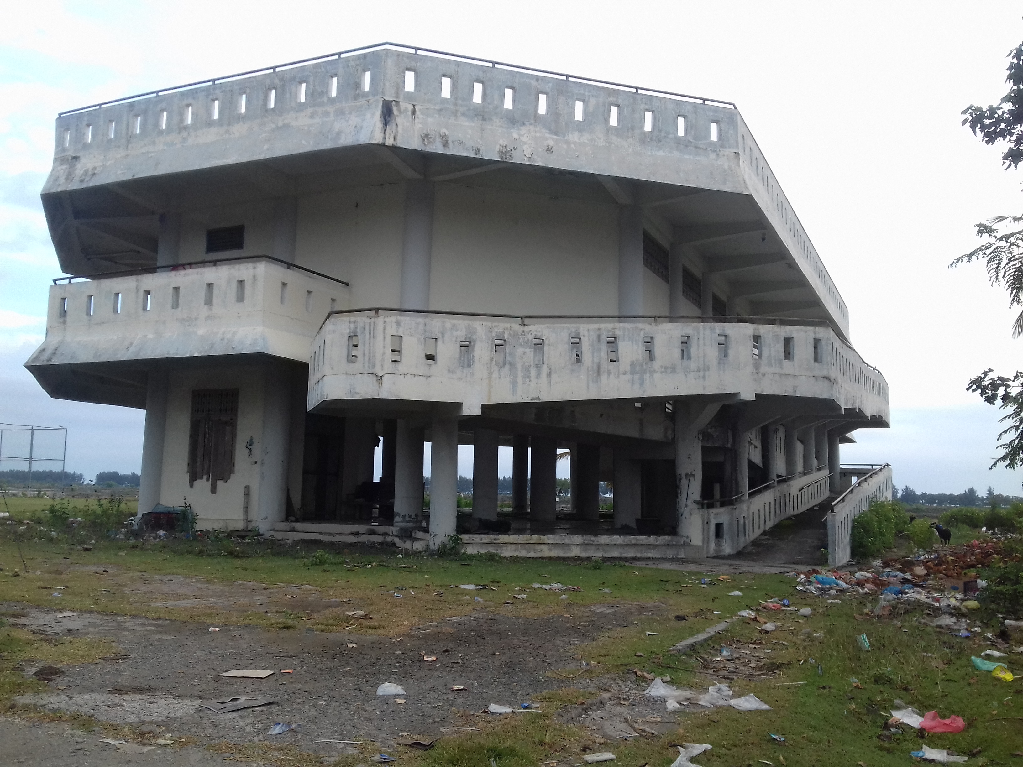 Gedung Tempat Evakuasi Tsunami di Pidie tidak Terurus