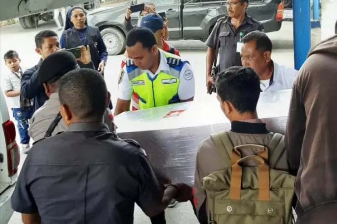 Salah satu jenazah PMI NTT tiba di Bandara El Tari Kupang, beberapa waktu lalu.