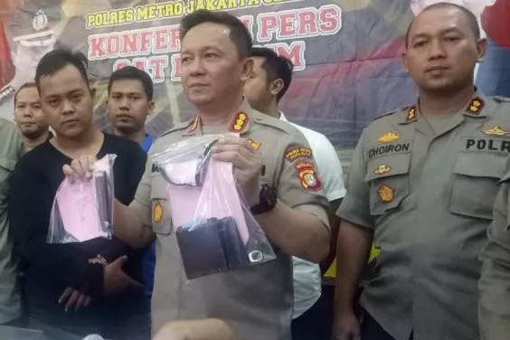 Konferensi pers penangkapan pelaku persekusi Banser NU oleh Polres Metro Jakarta Selatan.