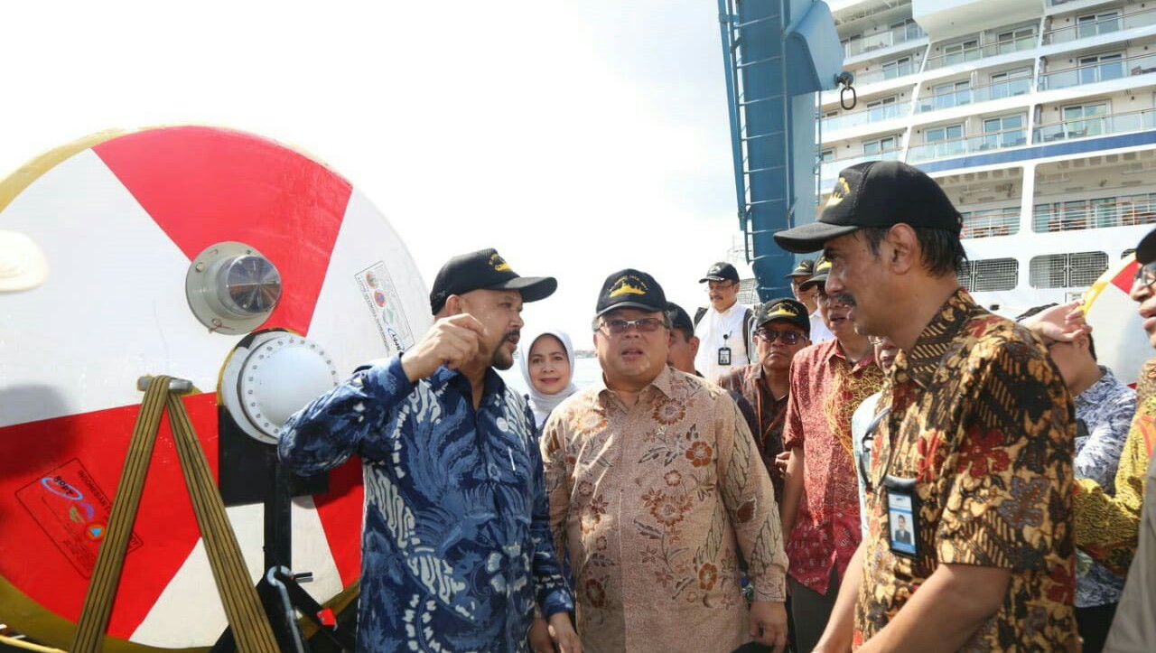 Kepala BPPT Hammam Riza bersama Menristek/Kepala BRIN Bambang PS Brodjonegoro saat peluncuran alat deteksi dini tsunami di Bali.