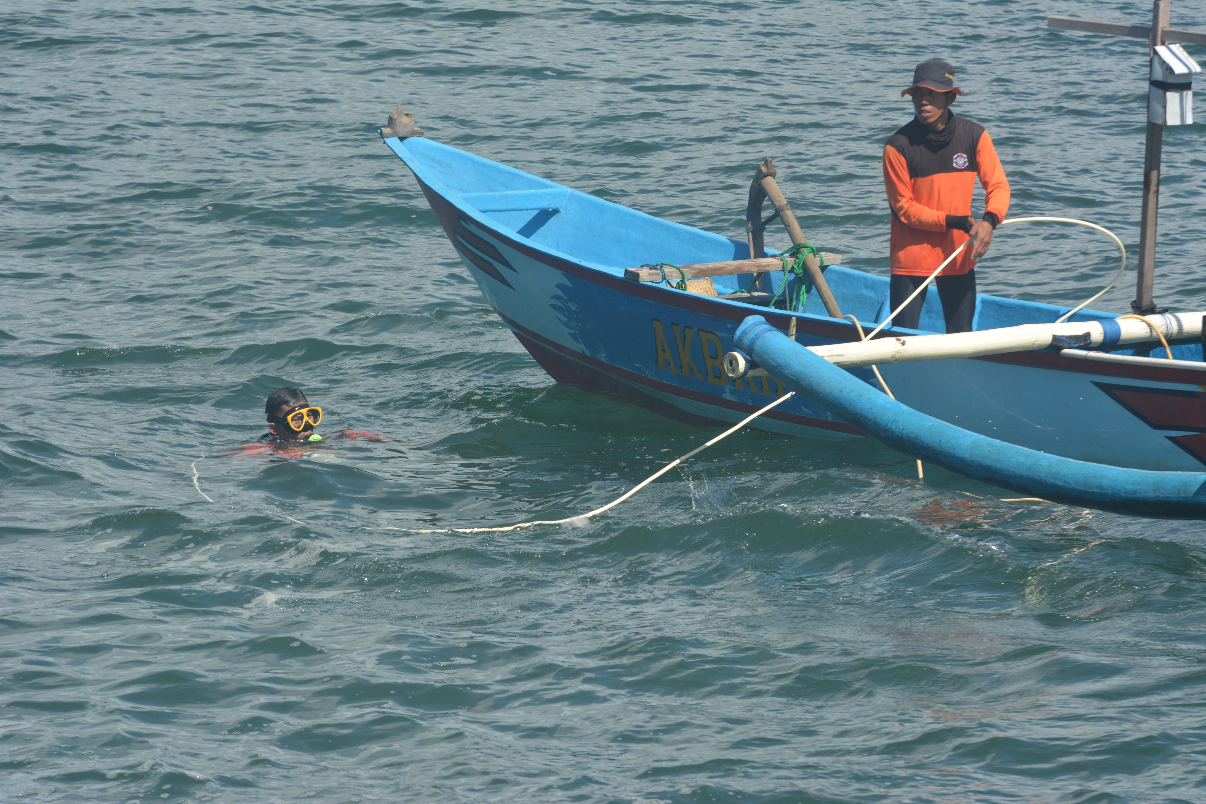 Seorang Remaja Tergulung Ombak Saat Mandi di Pantai Payangan