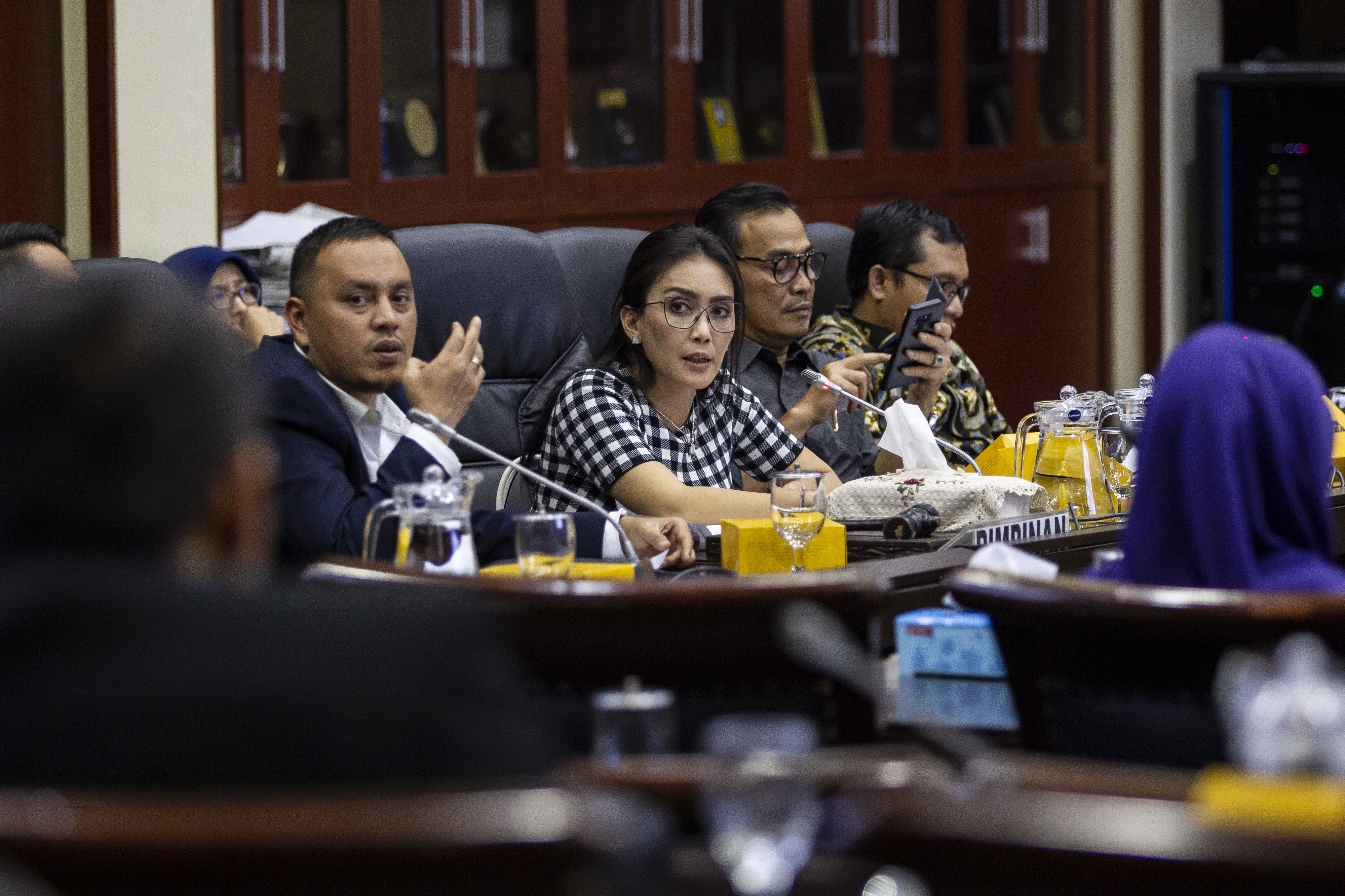 Wakil Ketua Baleg DPR Rieke Diah Pitaloka saat memimpin rapat penyusunan Prolegnas 2020
