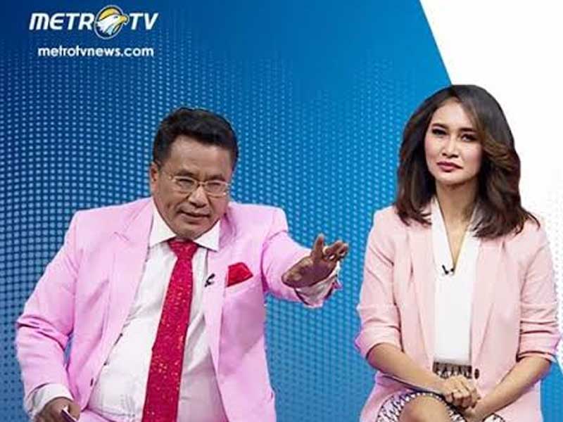 Host Hot Romm Metro TV, Hotman Paris (kiri) Dan Ajeng Kamaratih.