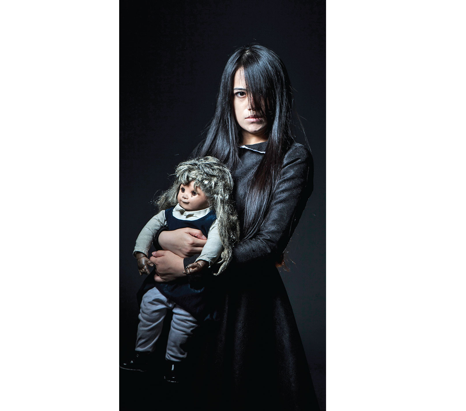 Marie Antoinette Riana Graharani atau yang akrab dikenal sebagai Riana. Ia merupakan ilusionis 