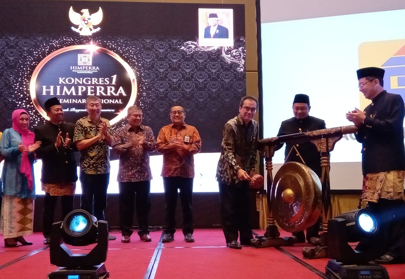 Dirjen Pembiayaan Kementerian PUPR Eko Heri Poerwanto saat membuka Kongres Himperra I di Jakarta, Kamis (19/12)