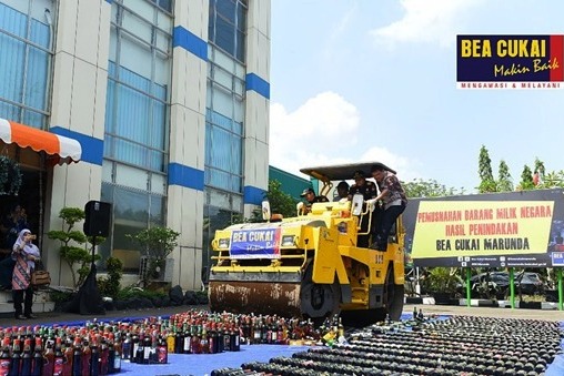 Bea Cukai Musnahkan Barang Ilegal Senilai Rp12 Miliar.
