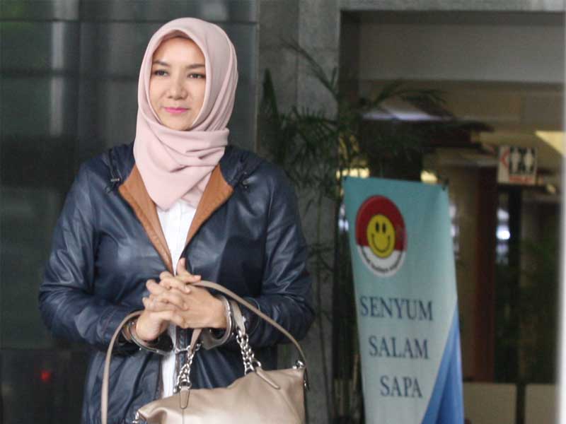  Mantan Bupati Kutai Kartanegara Rita Widyasari usai menjalani pemeriksaan di Gedung KPK, Jakarta.