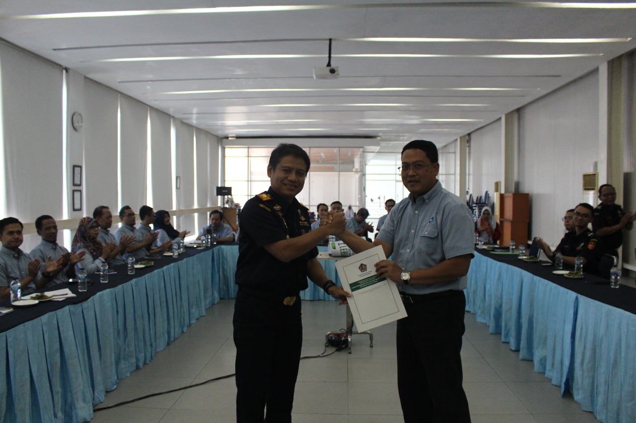 Bea Cukai membuat terobosan baru dengan meluncurkan kawasan berikat mandiri (KBM). PT Kelola Mina Laut (KML). 