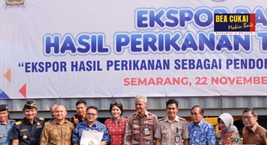 Pelepasan ekspor dilaksanakan di depan Kantor BKPIM, Semarang, Jawa Tengah. 