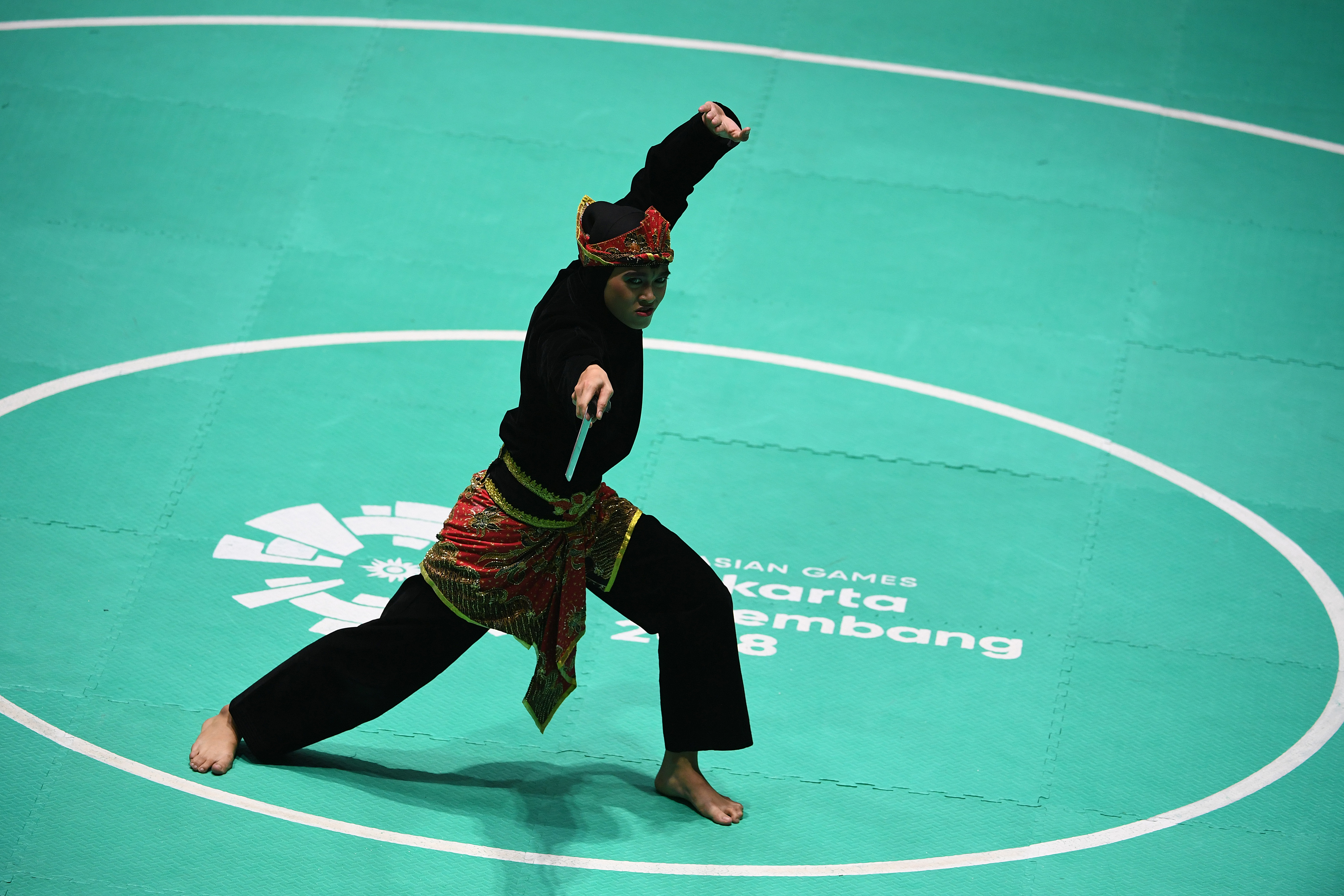 Pesilat putri Indonesia Puspa Arum Sari