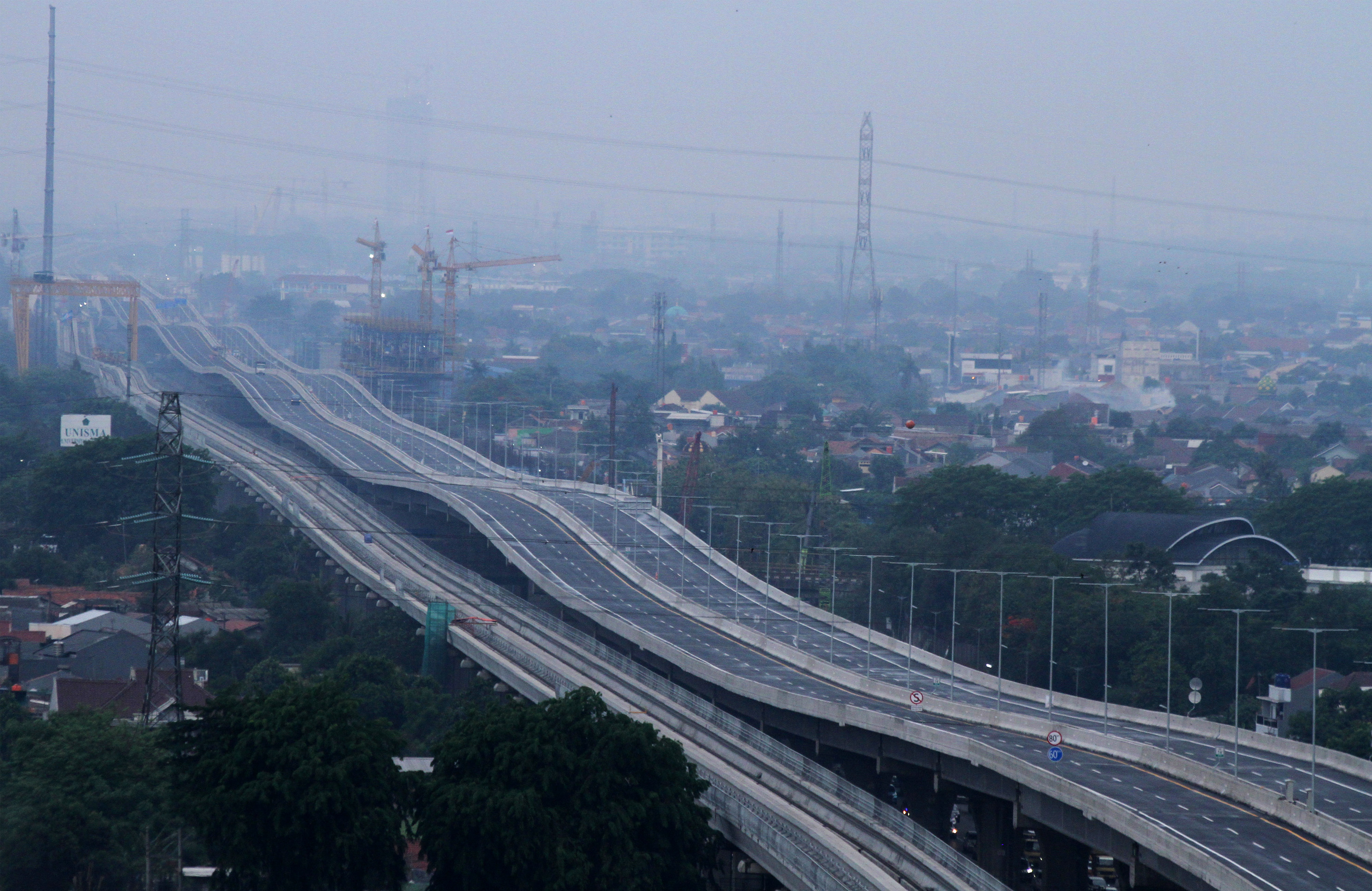 Jokowi : Tol Japek II Elevated Mengurai 30% Kemacetan