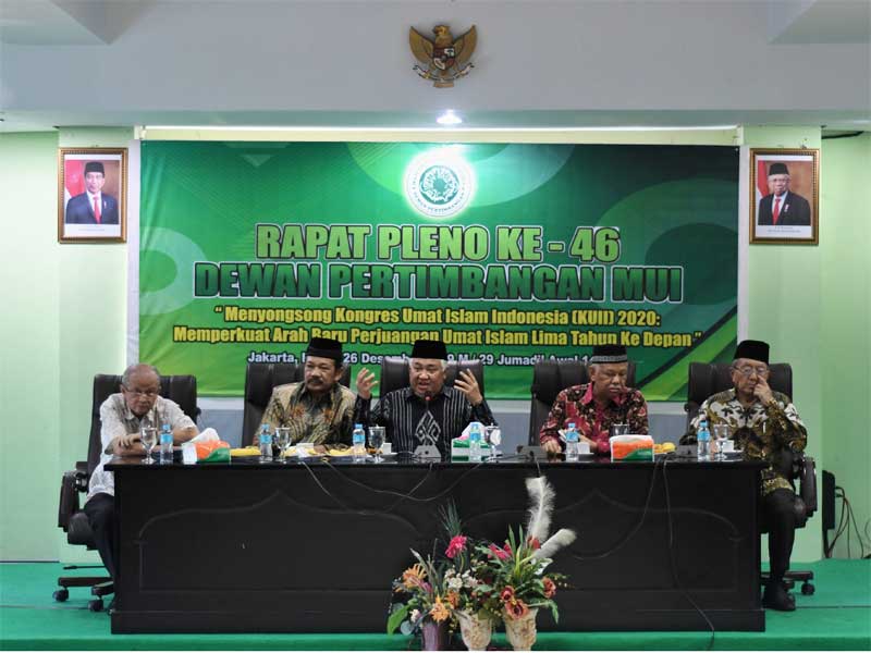 Sekjen MUI Anwar Abas, Sekertaris Wantim MUI Noor Achmad, Wakil Ketua Wantim Azyumardi Azra, Wakil Sekertaris Wantim Natsir Zubaidi.