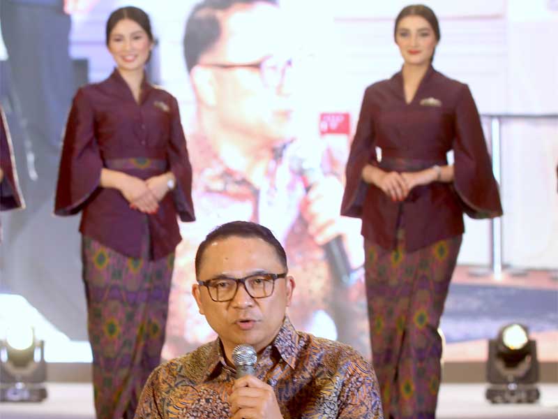 Direktur Utama Garuda, Ari Askhara.