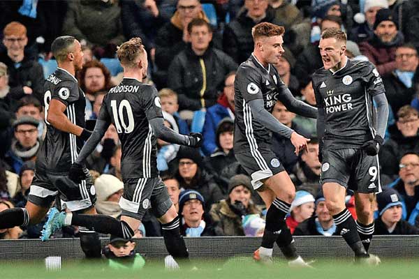 Striker Jamie Vardy (kanan) akan menjadi tumpuan saat timnya menjamu menghadapi Liverpool dalam lanjutan Liga Primer, dini hari nanti.